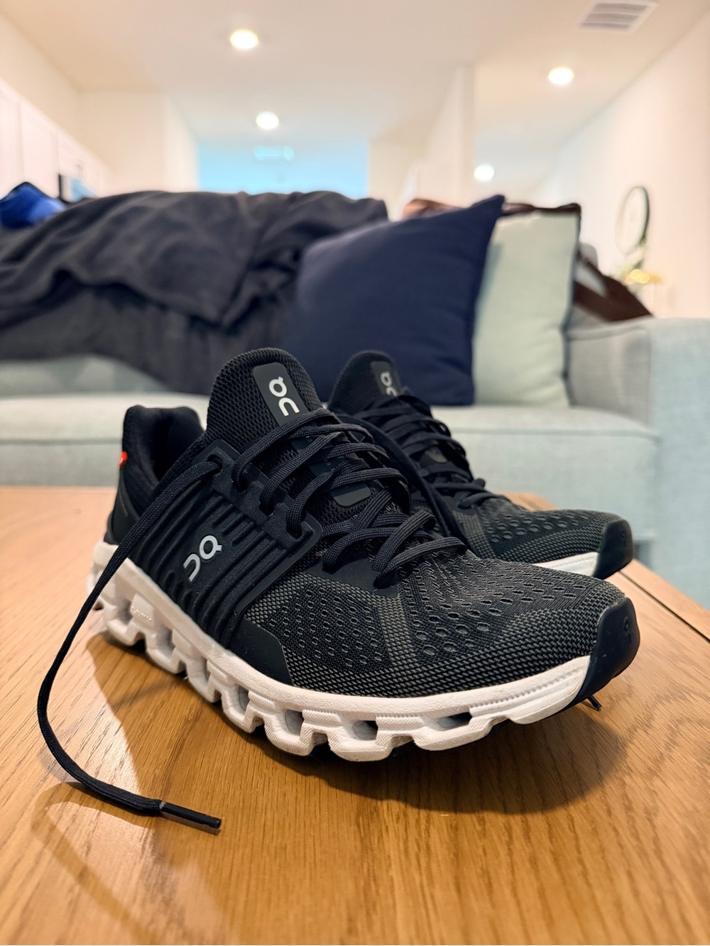 On Running Women's Cloudswift Trainers-Black/Rock